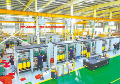 襄陽工業(yè) 以綠色為底，以數(shù)字為翼，向新逐綠加速跑